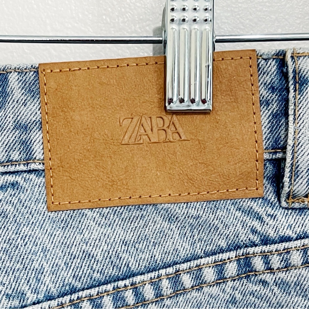 Zara High Rise Light Wash Mother Style Jeans Raw Hem Denim Button Women’s Size 6 - Picture 10 of 14